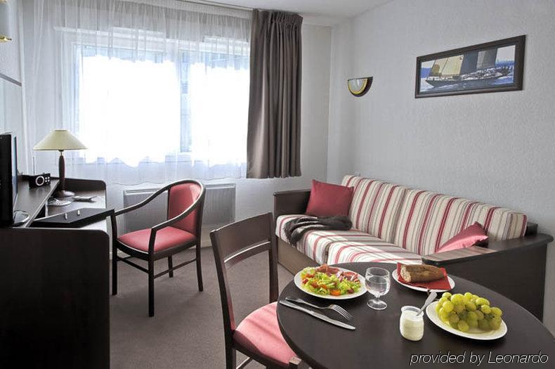 Comfort Suites Le-Port-Marly Paris Ouest 르포트말리 외부 사진