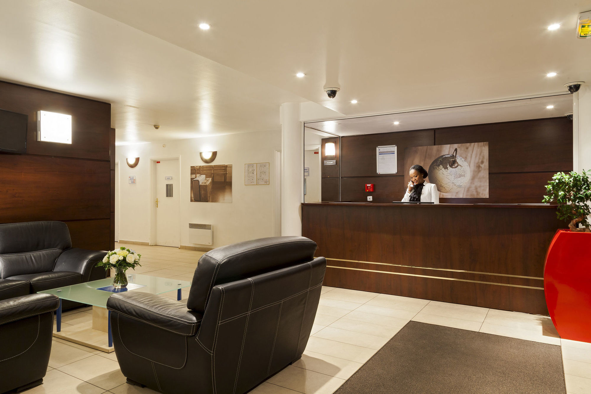 Comfort Suites Le-Port-Marly Paris Ouest 르포트말리 내부 사진