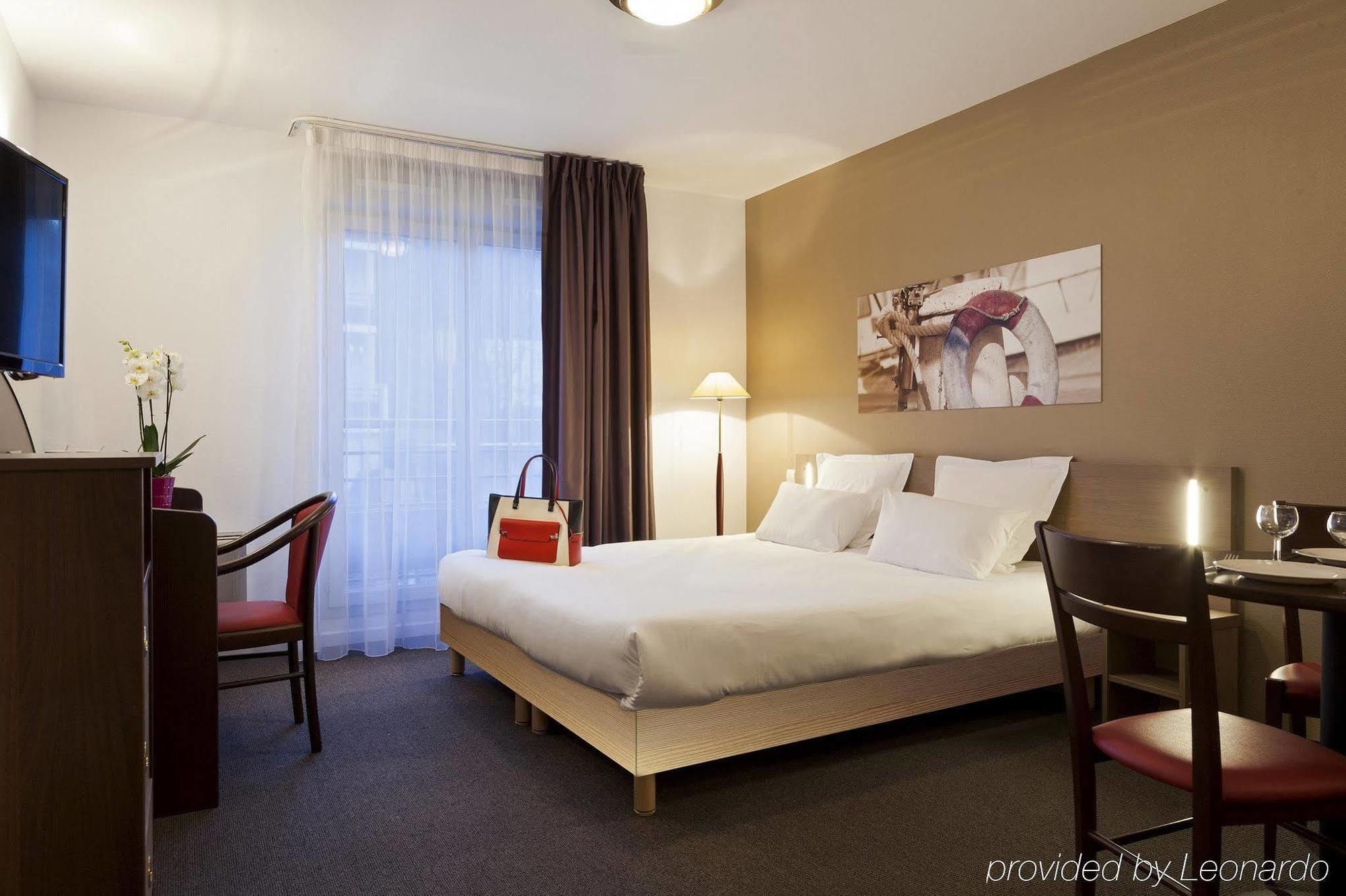 Comfort Suites Le-Port-Marly Paris Ouest 르포트말리 외부 사진