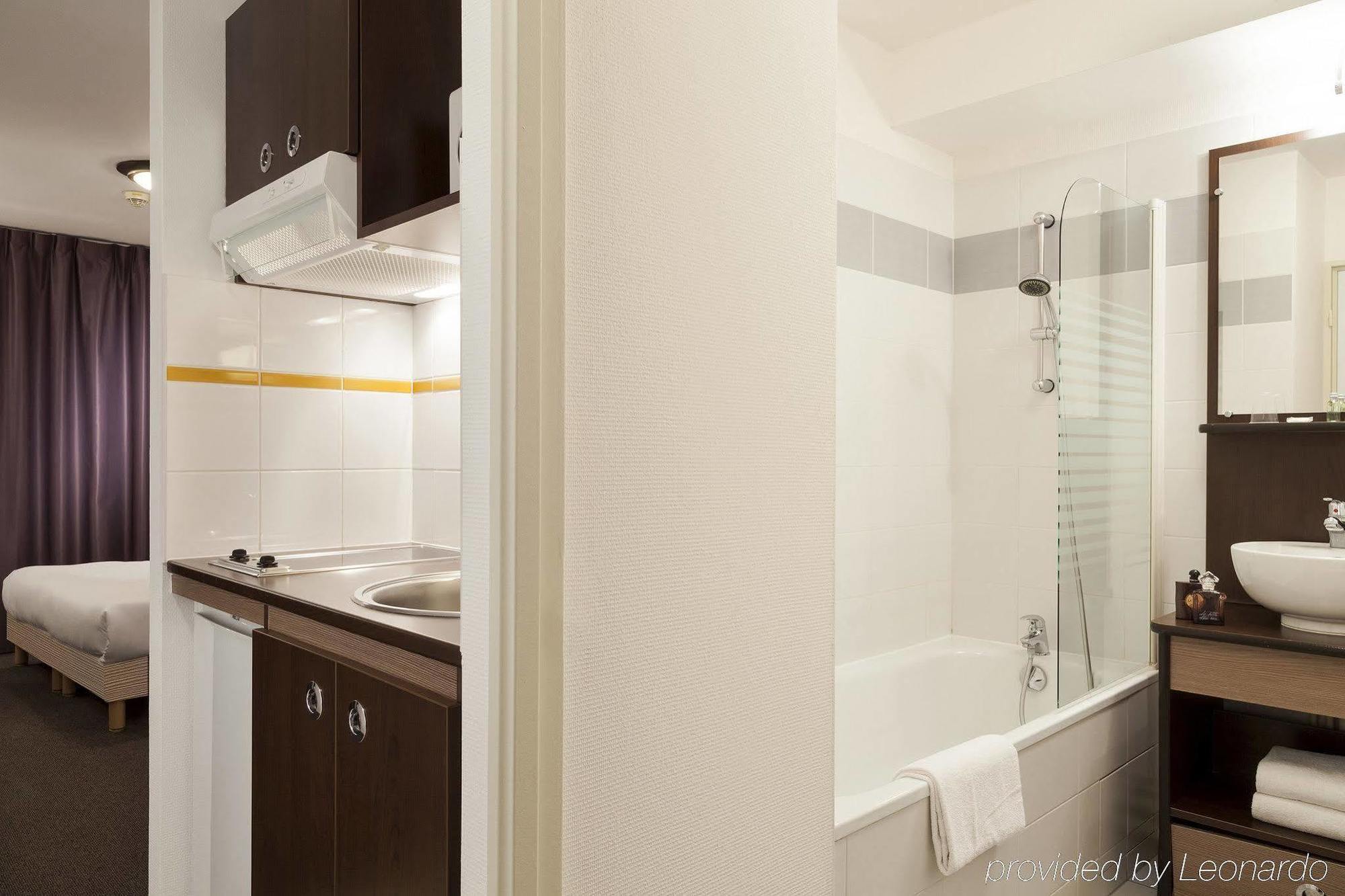 Comfort Suites Le-Port-Marly Paris Ouest 르포트말리 외부 사진
