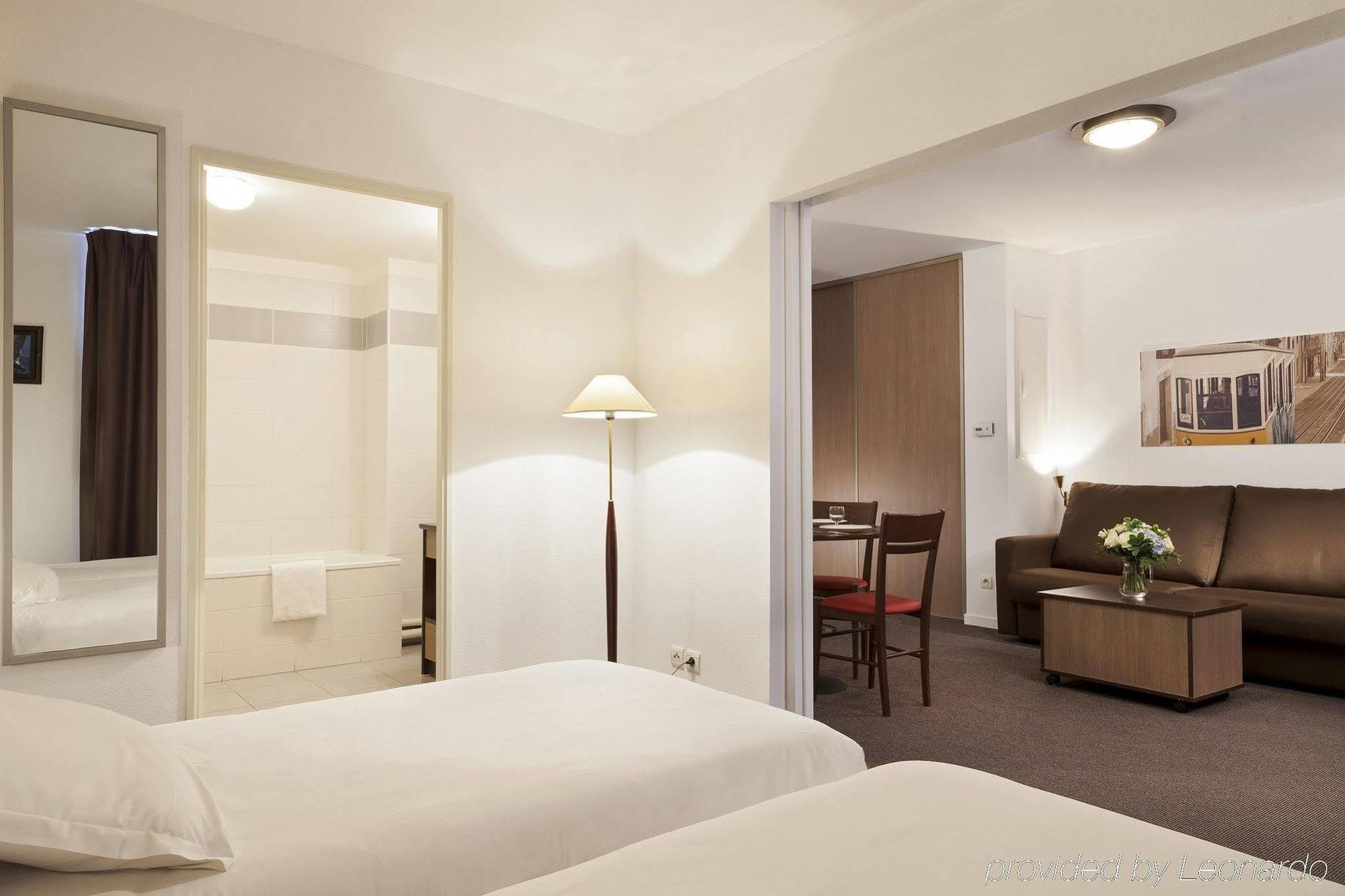 Comfort Suites Le-Port-Marly Paris Ouest 르포트말리 외부 사진