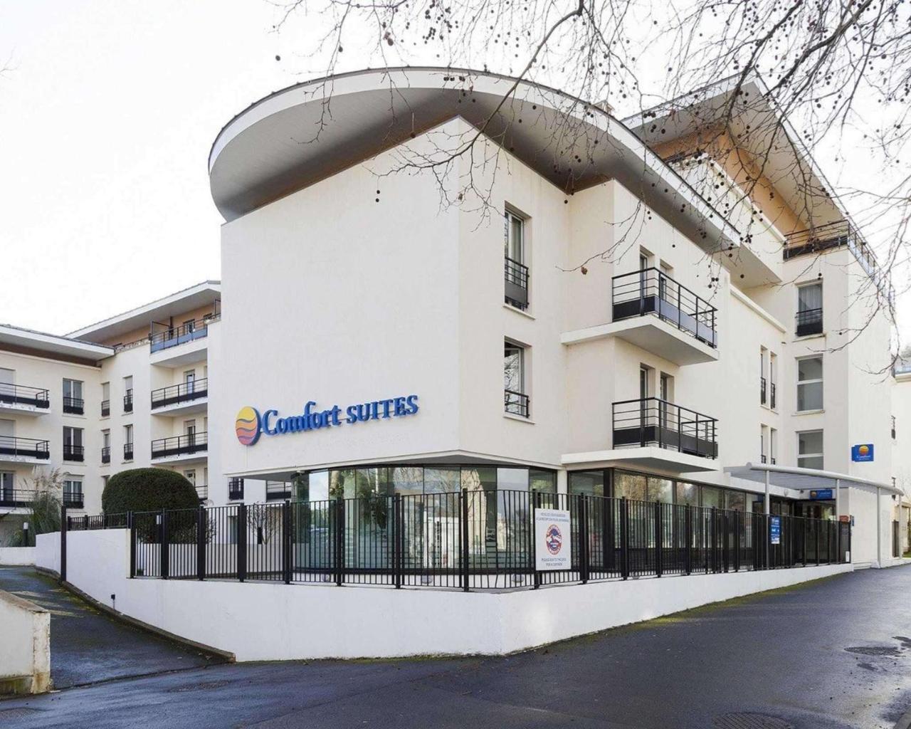 Comfort Suites Le-Port-Marly Paris Ouest 르포트말리 외부 사진