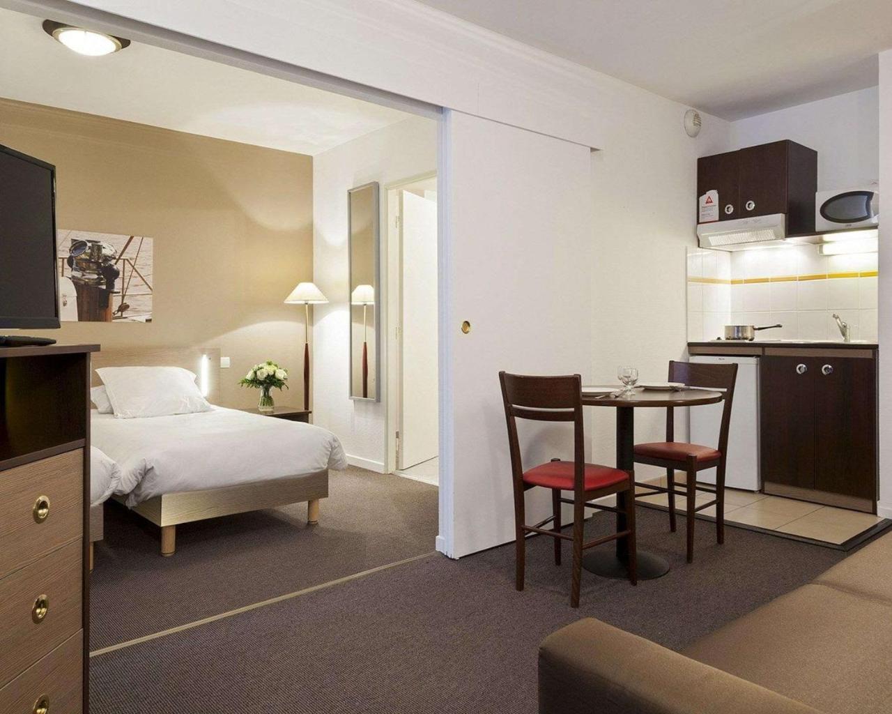 Comfort Suites Le-Port-Marly Paris Ouest 르포트말리 외부 사진