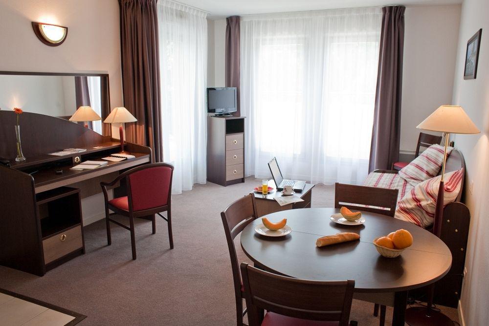Comfort Suites Le-Port-Marly Paris Ouest 르포트말리 외부 사진